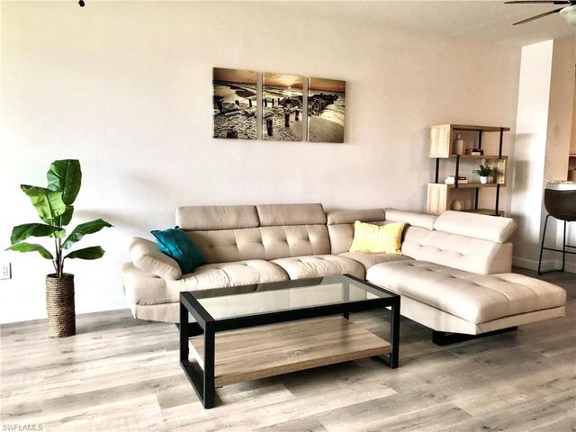 15126 Palmer Lake CIR # 104, Naples, FL 34109