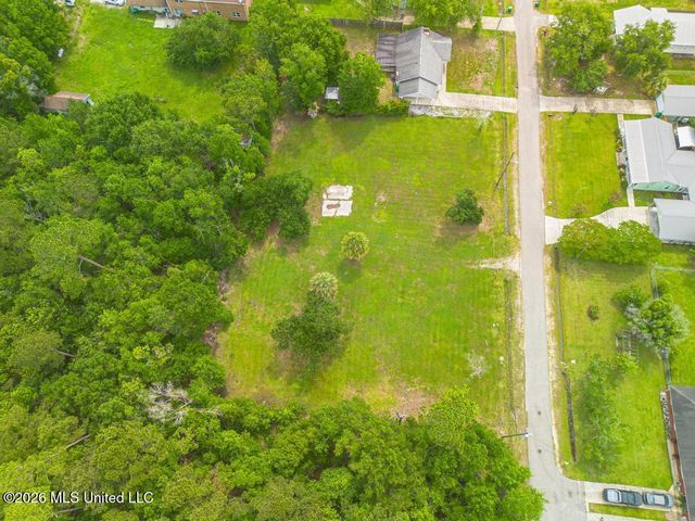 1020 Shipp Street, Waveland, MS 39576
