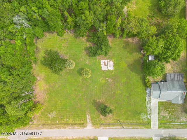 1020 Shipp Street, Waveland, MS 39576