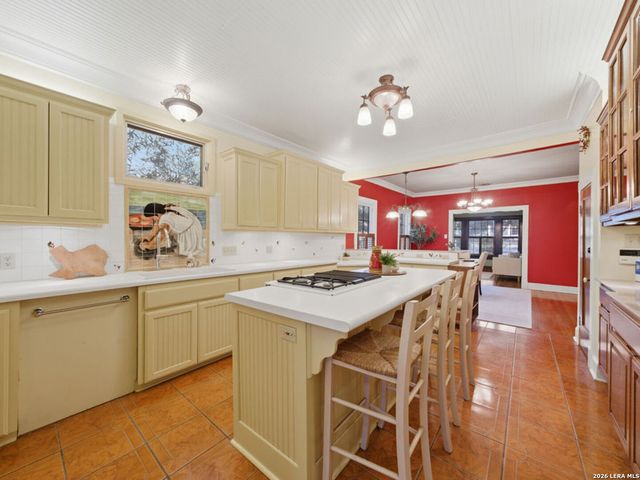 140 E French Pl, San Antonio, TX 78212