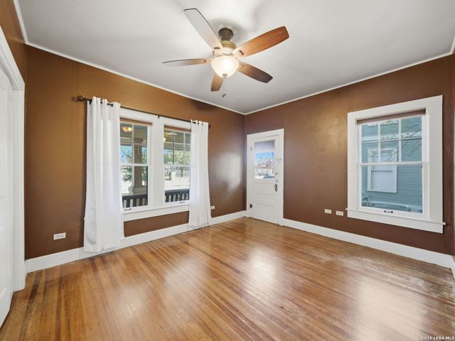 140 E French Pl, San Antonio, TX 78212