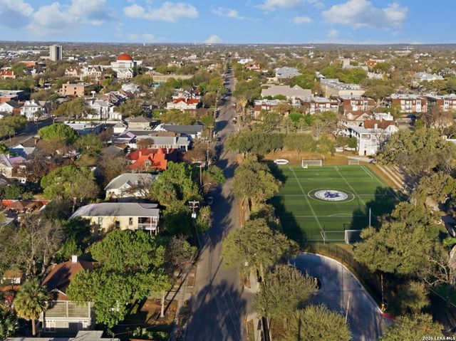 140 E French Pl, San Antonio, TX 78212