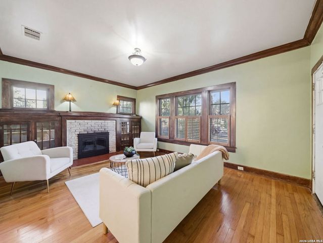 140 E French Pl, San Antonio, TX 78212