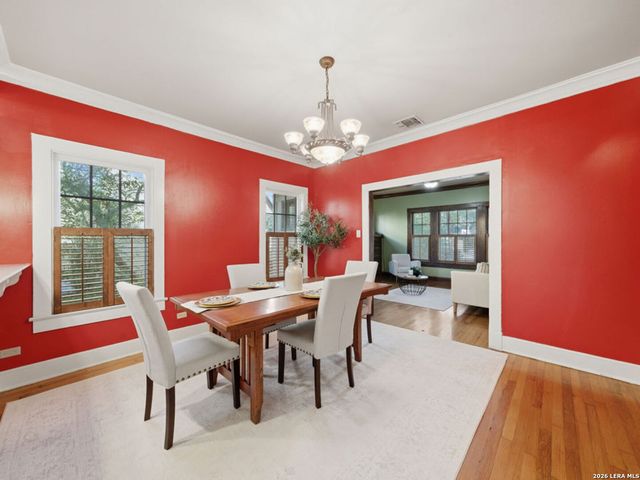 140 E French Pl, San Antonio, TX 78212