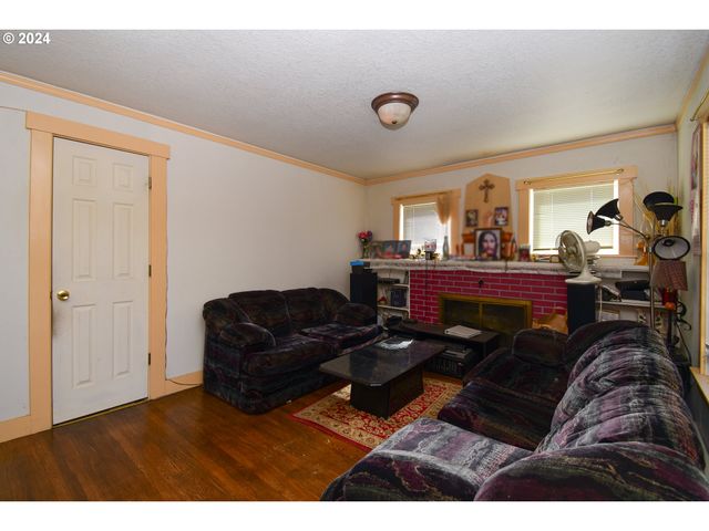 5444 Ne PRESCOTT St, Portland, OR 97218