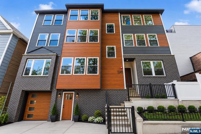2249 John F Kennedy Boulevard, Jersey City, NJ 07304