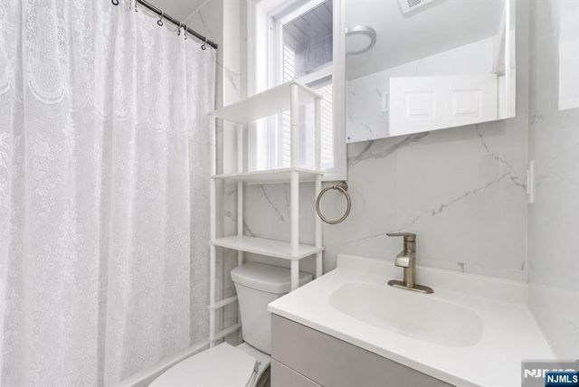2249 John F Kennedy Boulevard, Jersey City, NJ 07304