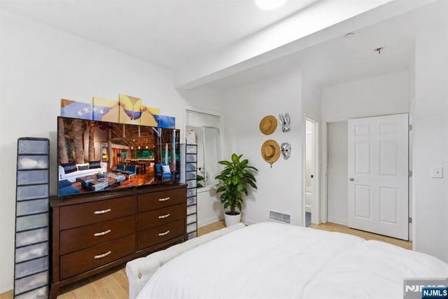 2249 John F Kennedy Boulevard, Jersey City, NJ 07304