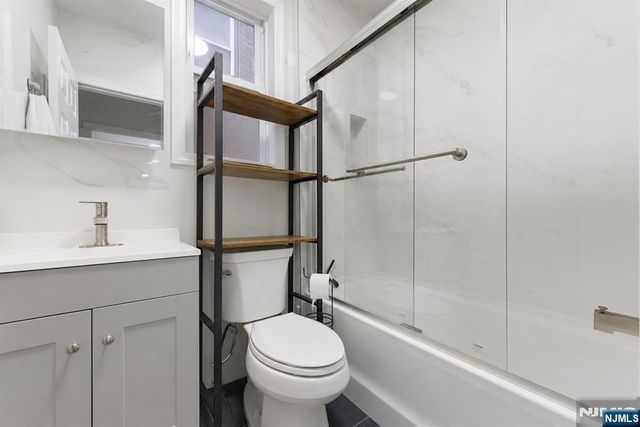2249 John F Kennedy Boulevard, Jersey City, NJ 07304