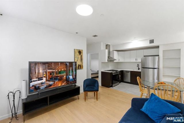 2249 John F Kennedy Boulevard, Jersey City, NJ 07304