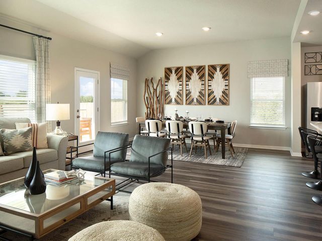 131 Coopers Hawk CRST, Cedar Creek, TX 78612