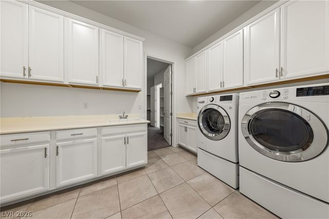 10100 Cambridge Brook Avenue, Las Vegas, NV 89149