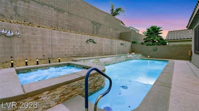 10100 Cambridge Brook Avenue, Las Vegas, NV 89149