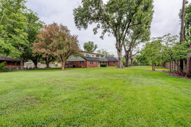 5103 Donna Lynn Court, Houston, TX 77092