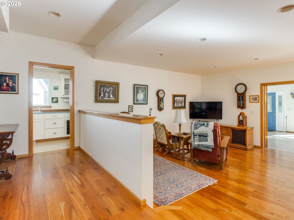 Image 14 of property listing at 16461 Nw ORCHARD VIEW Rd, Mc Minnville, OR 97128