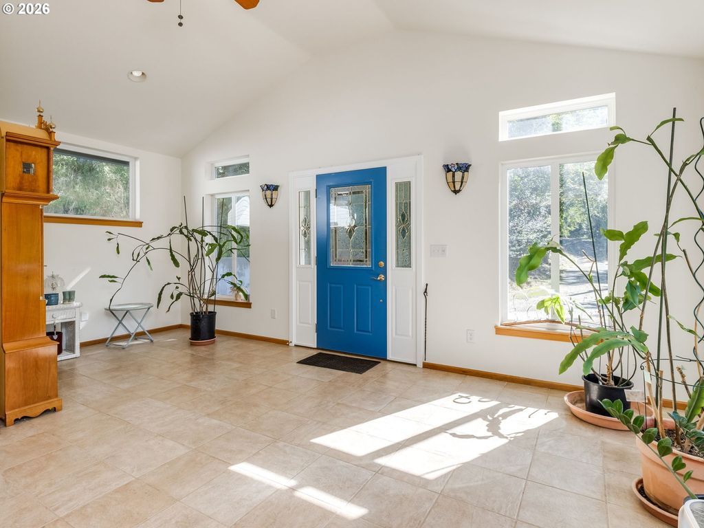 Image 3 of property listing at 16461 Nw ORCHARD VIEW Rd, Mc Minnville, OR 97128