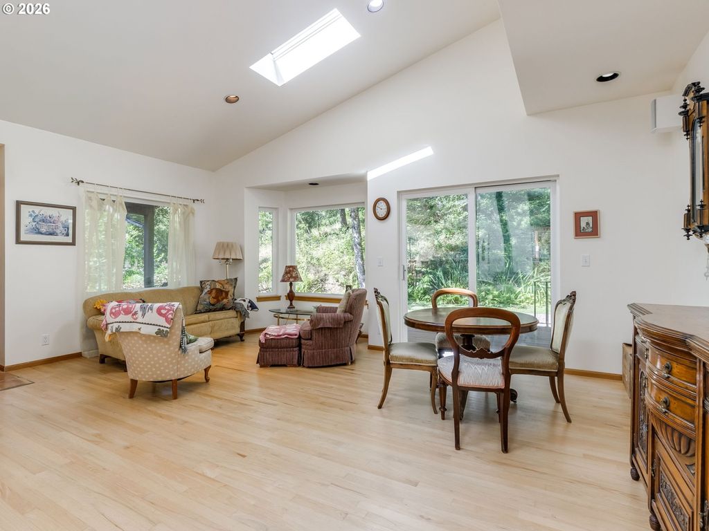 Image 6 of property listing at 16461 Nw ORCHARD VIEW Rd, Mc Minnville, OR 97128