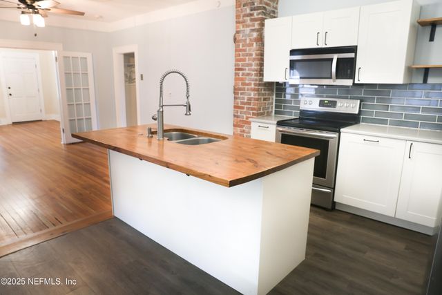 2664 ERNEST Street, Jacksonville, FL 32204