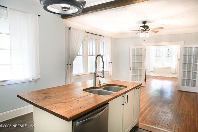 2664 ERNEST Street, Jacksonville, FL 32204