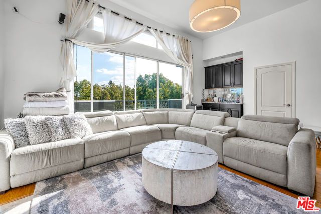1481 S Shenandoah Street 102, Los Angeles, CA 90035