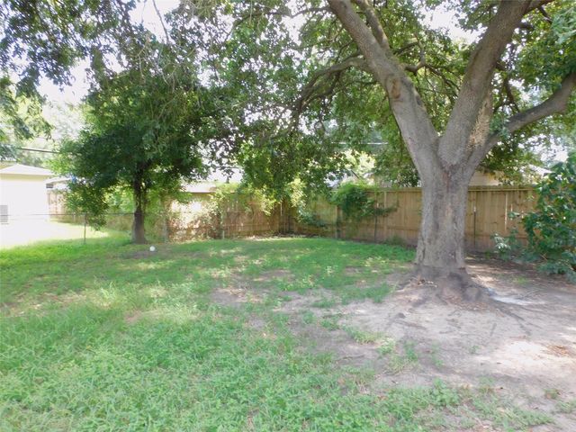3719 Meadowlake Road, Pasadena, TX 77503