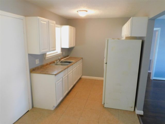 3719 Meadowlake Road, Pasadena, TX 77503