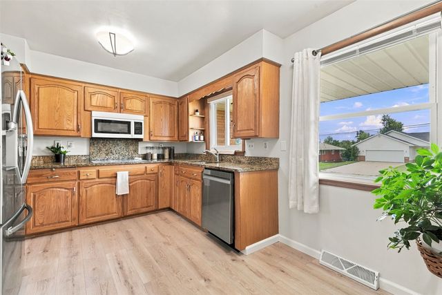 732 29th Street NE, Cedar Rapids, IA 52402