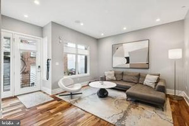 819 N ORKNEY ST, Philadelphia, PA 19123