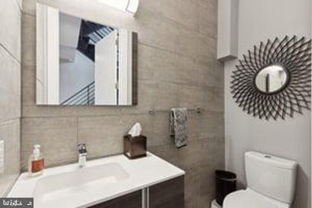 819 N ORKNEY ST, Philadelphia, PA 19123