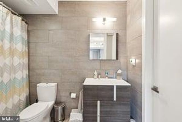 819 N ORKNEY ST, Philadelphia, PA 19123