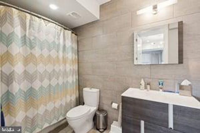 819 N ORKNEY ST, Philadelphia, PA 19123