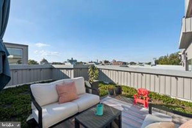 819 N ORKNEY ST, Philadelphia, PA 19123