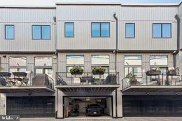 819 N ORKNEY ST, Philadelphia, PA 19123