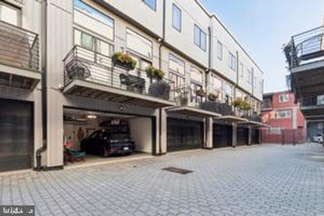 819 N ORKNEY ST, Philadelphia, PA 19123