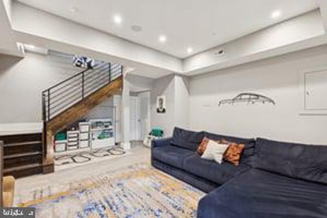 819 N ORKNEY ST, Philadelphia, PA 19123