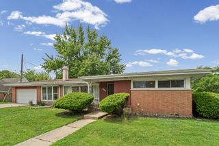 7946 Lotus Avenue, Morton Grove, IL 60053