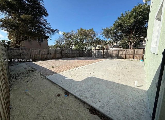 390 NE 35th Ave 0, Homestead, FL 33033