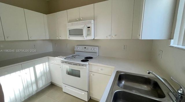 390 NE 35th Ave 0, Homestead, FL 33033