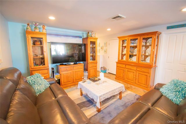3345 Parkway Drive, Baldwin, NY 11510