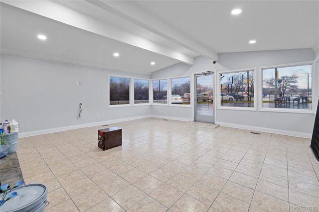 2020 DIXIE, Waterford Charter Township, MI 48328