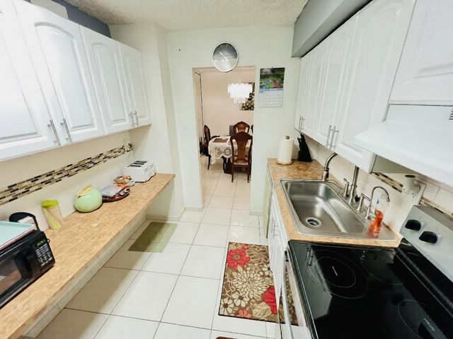 3821 Environ Boulevard 203, Lauderhill, FL 33319