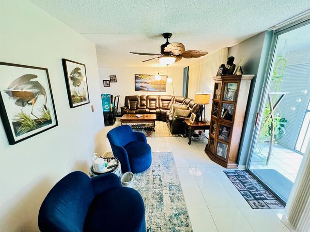 3821 Environ Boulevard 203, Lauderhill, FL 33319