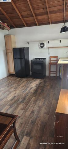 60 Mulligan St., Weaverville, CA 96093