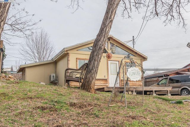 60 Mulligan St., Weaverville, CA 96093