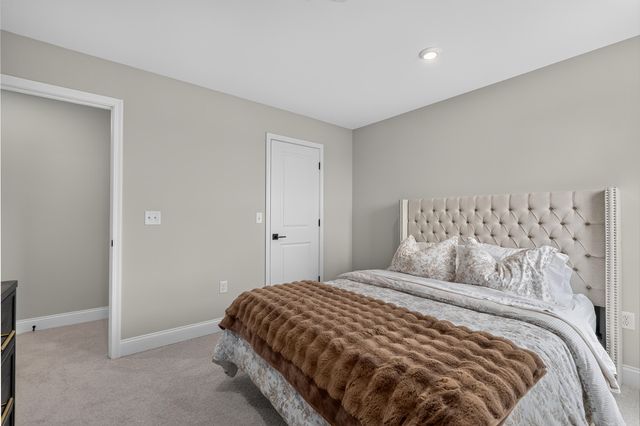 612 Winstar Court, Union, KY 41091