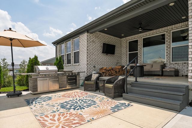 612 Winstar Court, Union, KY 41091
