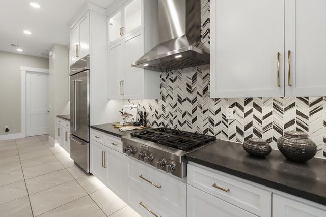 2042 Ritchie St, Folsom, CA 95630