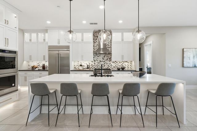 2042 Ritchie St, Folsom, CA 95630