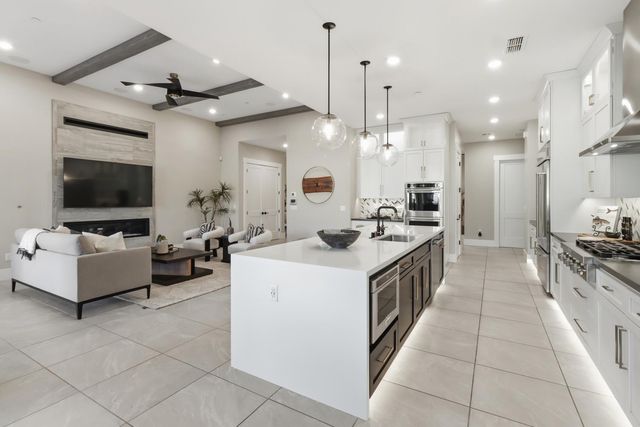 2042 Ritchie St, Folsom, CA 95630