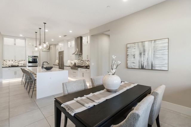 2042 Ritchie St, Folsom, CA 95630